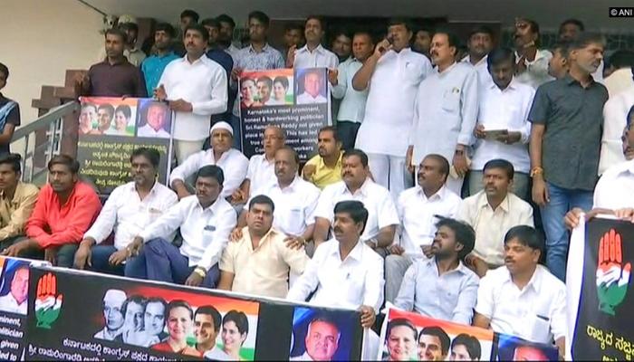 कर्नाटक में कांग्रेस के 15 से 20 विधायक कर सकते हैं विद्रोह, येदियुरप्पा ने दिया बड़ा बयान कर्नाटक में कांग्रेस के 15 से 20 विधायक कर सकते हैं विद्रोह, येदियुरप्पा ने दिया बड़ा बयान