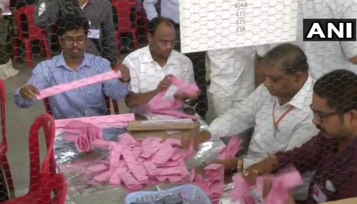 कर्नाटक विधान परिषद चुनाव LIVE : मतगणना जारी, इन प्रत्याशियों की किस्मत पर लगा है दांव कर्नाटक विधान परिषद चुनाव LIVE : मतगणना जारी, इन प्रत्याशियों की किस्मत पर लगा है दांव