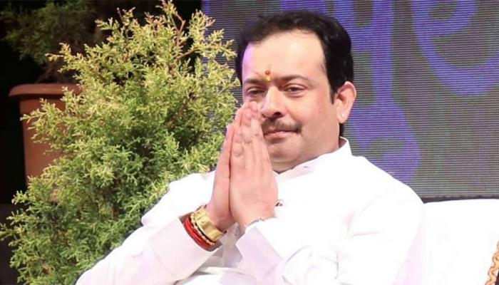मॉडल से 'संत' बने भय्यूजी महाराज से जुड़ी खास बातें मॉडल से 'संत' बने भय्यूजी महाराज से जुड़ी खास बातें