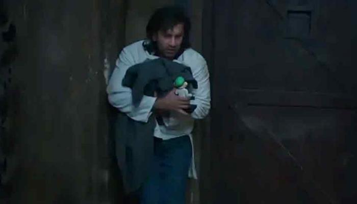 रिलीज से पहले विवादों में फंसी SANJU, ट्रेलर के इस सीन पर एक्टिविस्ट ने दर्ज की शिकायत रिलीज से पहले विवादों में फंसी SANJU, ट्रेलर के इस सीन पर एक्टिविस्ट ने दर्ज की शिकायत