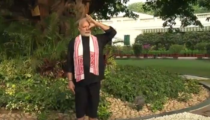 VIDEO: 67 की उम्र में PM नरेंद्र मोदी ने फिटनेस का दिया लाजवाब सबूत VIDEO: 67 की उम्र में PM नरेंद्र मोदी ने फिटनेस का दिया लाजवाब सबूत