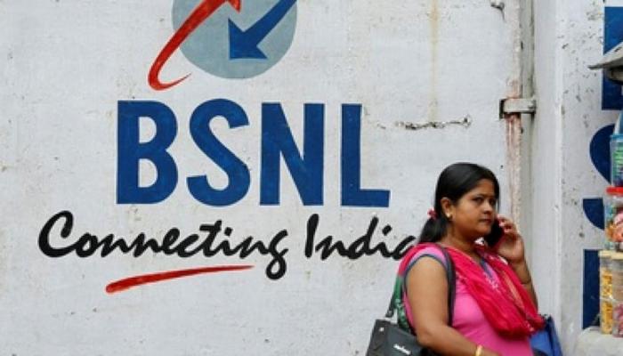 Jio के बाद BSNL का धांसू प्लान, 149 में रोजाना मिलेगा 4 GB डाटा Jio के बाद BSNL का धांसू प्लान, 149 में रोजाना मिलेगा 4 GB डाटा