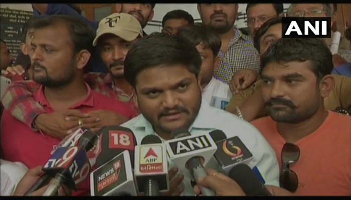 हार्दिक पटेल का दावा- विजय रूपाणी ने गुजरात सीएम पद से दिया इस्तीफा हार्दिक पटेल का दावा- विजय रूपाणी ने गुजरात सीएम पद से दिया इस्तीफा