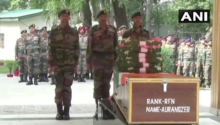 शहीद औरंगजेब के पिता ने मोदी सरकार को दिया 72 घंटे का अल्टीमेटम शहीद औरंगजेब के पिता ने मोदी सरकार को दिया 72 घंटे का अल्टीमेटम
