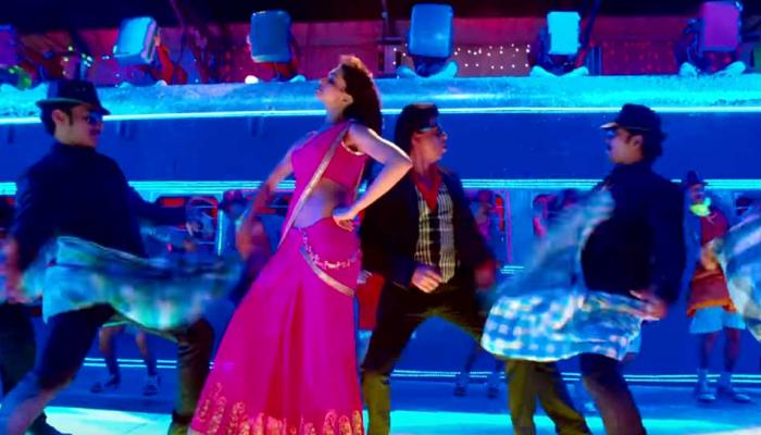 Video: दीपिका पादुकोण और शाहरुख खान का 'भोजपुरिया लुंगी डांस' हो रहा है वायरल Video: दीपिका पादुकोण और शाहरुख खान का 'भोजपुरिया लुंगी डांस' हो रहा है वायरल