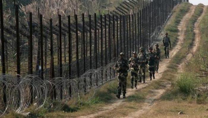 बॉर्डर पर भारत और पाकिस्तान के बीच बढ़ी टेंशन, ईद पर खफा होकर BSF ने उठाया ये कदम बॉर्डर पर भारत और पाकिस्तान के बीच बढ़ी टेंशन, ईद पर खफा होकर BSF ने उठाया ये कदम