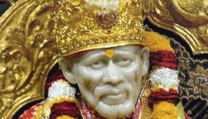 शिरडी में साईं बाबा भक्त ने चढ़ाई 35 लाख की पंचमुखी आरती शिरडी में साईं बाबा भक्त ने चढ़ाई 35 लाख की पंचमुखी आरती