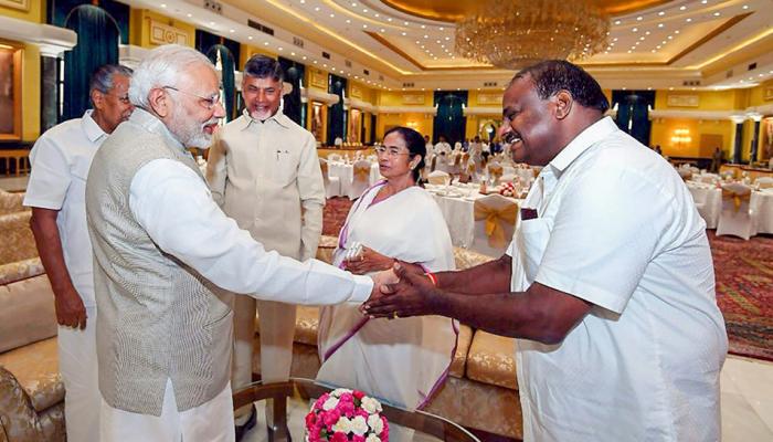 कर्जमाफी के लिए कुमारस्वामी ने मांगी मोदी सरकार से मदद, कहा- 50% हेल्प कर दीजिए कर्जमाफी के लिए कुमारस्वामी ने मांगी मोदी सरकार से मदद, कहा- 50% हेल्प कर दीजिए