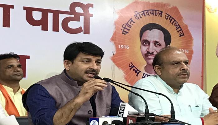 केजरीवाल का धरना मोदी विरोधी दलों को एक करने की कोशिश : बीजेपी केजरीवाल का धरना मोदी विरोधी दलों को एक करने की कोशिश : बीजेपी