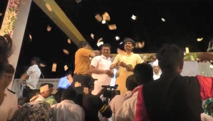 VIDEO : गुजरात में कांग्रेस विधायक अल्पेश ठाकुर ने भजन संध्या में जमकर उड़ाए नोट VIDEO : गुजरात में कांग्रेस विधायक अल्पेश ठाकुर ने भजन संध्या में जमकर उड़ाए नोट