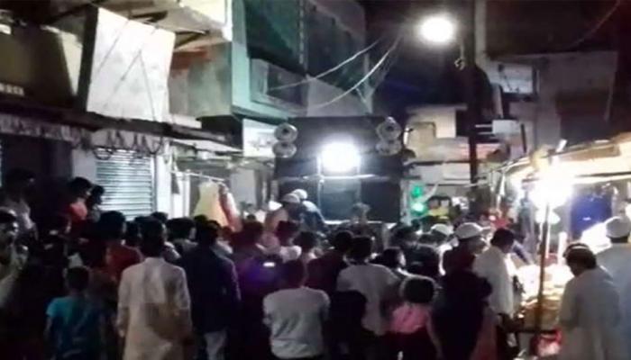 ईद के पूर्व संध्या पर पाकिस्तान समर्थित गाने पर डांस का वीडियो वायरल, 8 गिरफ्तार ईद के पूर्व संध्या पर पाकिस्तान समर्थित गाने पर डांस का वीडियो वायरल, 8 गिरफ्तार