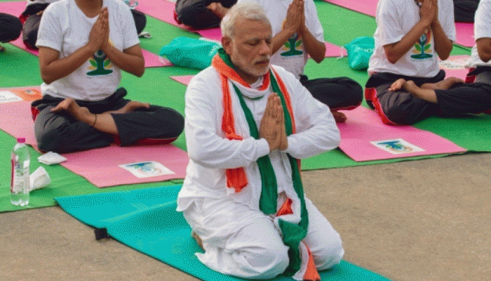 50 हजार लोगों के साथ योग करेंगे पीएम मोदी, आज रात पहुंचेंगे देहरादून 50 हजार लोगों के साथ योग करेंगे पीएम मोदी, आज रात पहुंचेंगे देहरादून