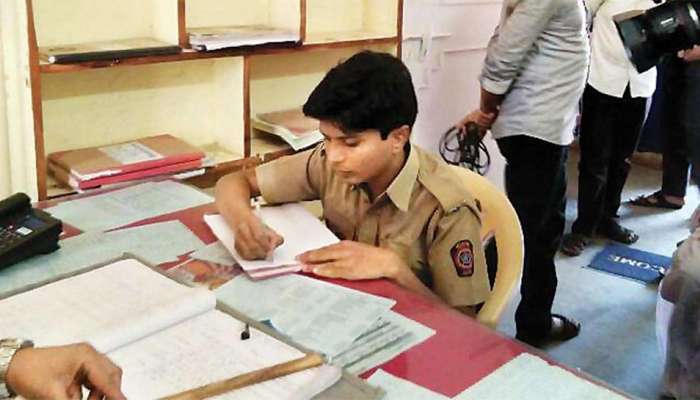 लेडी अफसर को महिलाओं को देखकर होता था 'कुछ-कुछ', आगे की कहानी जानकर हो जाएंगे हैरान लेडी अफसर को महिलाओं को देखकर होता था 'कुछ-कुछ', आगे की कहानी जानकर हो जाएंगे हैरान