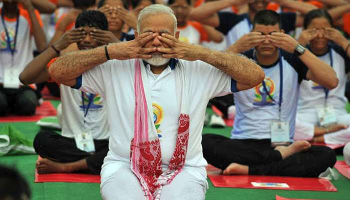 International Yoga Day 2018: देहरादून में 50 हजार लोगों के साथ योग करेंगे पीएम मोदी International Yoga Day 2018: देहरादून में 50 हजार लोगों के साथ योग करेंगे पीएम मोदी