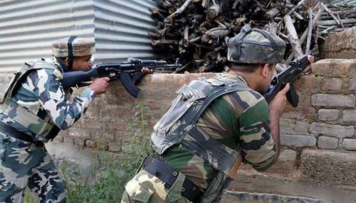 जम्मू और कश्मीर: त्राल में पुलिस और CRPF की टुकड़ी पर आतंकी हमला, 9 जवान घायल जम्मू और कश्मीर: त्राल में पुलिस और CRPF की टुकड़ी पर आतंकी हमला, 9 जवान घायल