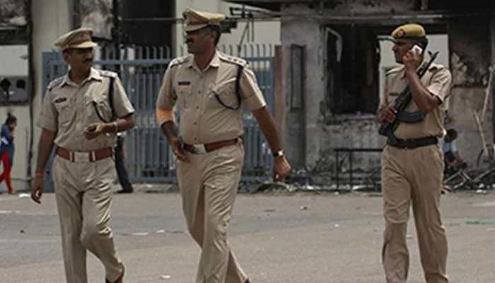 वड़ोदरा में स्कूली छात्र पर चाकू से 4 मिनट में 31 वार, टॉयलेट में मिली लाश वड़ोदरा में स्कूली छात्र पर चाकू से 4 मिनट में 31 वार, टॉयलेट में मिली लाश