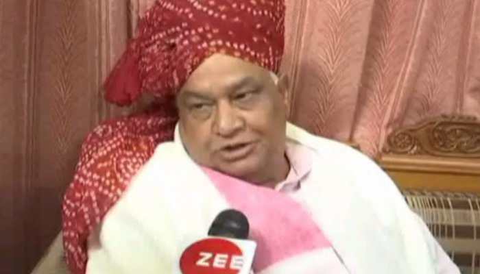 EXCLUSIVE: BJP सांसद ने पार्टी को किया सतर्क, 'टिकट बंटवारे में पैराशूट उम्मीदवार नहीं बर्दाश्त होगा' EXCLUSIVE: BJP सांसद ने पार्टी को किया सतर्क, 'टिकट बंटवारे में पैराशूट उम्मीदवार नहीं बर्दाश्त होगा'