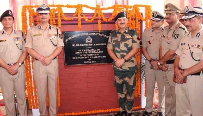 जल्द बनकर तैयार होगा BSF मुख्यालय (पश्चिमी कमान) का प्रशासनिक भवन, DG ने किया शिलान्यास जल्द बनकर तैयार होगा BSF मुख्यालय (पश्चिमी कमान) का प्रशासनिक भवन, DG ने किया शिलान्यास