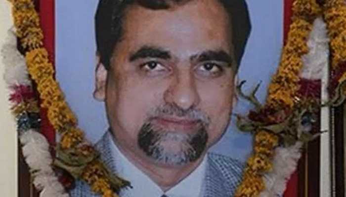 जस्टिस लोया मामले में महाराष्ट्र सरकार पूर्व AG मुकुल रोहतगी को करेगी 1.21 करोड़ का भुगतान जस्टिस लोया मामले में महाराष्ट्र सरकार पूर्व AG मुकुल रोहतगी को करेगी 1.21 करोड़ का भुगतान