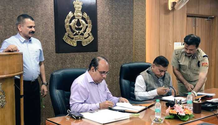 'क्राइम मैपिंग' के लिए इसरो-यूपी पुलिस ने किया MoU साइन 'क्राइम मैपिंग' के लिए इसरो-यूपी पुलिस ने किया MoU साइन