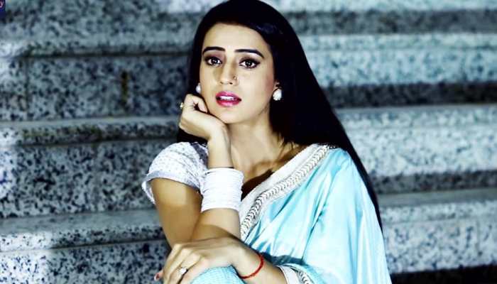 VIDEO: आयोजकों की ठगी का शिकार हुई अक्षरा सिंह, फेसबुक पर साझा किया अपना दर्द VIDEO: आयोजकों की ठगी का शिकार हुई अक्षरा सिंह, फेसबुक पर साझा किया अपना दर्द