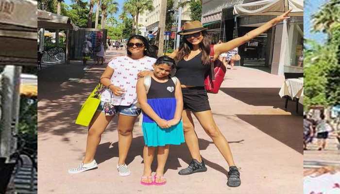 Sushmita sen enjoy holiday with daughters in Miyami Sushmita sen enjoy holiday with daughters in Miyami