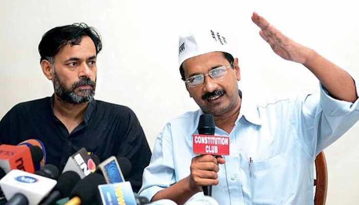 योगेंद्र यादव के समर्थन में आए केजरीवाल, पीएम मोदी पर साधा निशाना योगेंद्र यादव के समर्थन में आए केजरीवाल, पीएम मोदी पर साधा निशाना