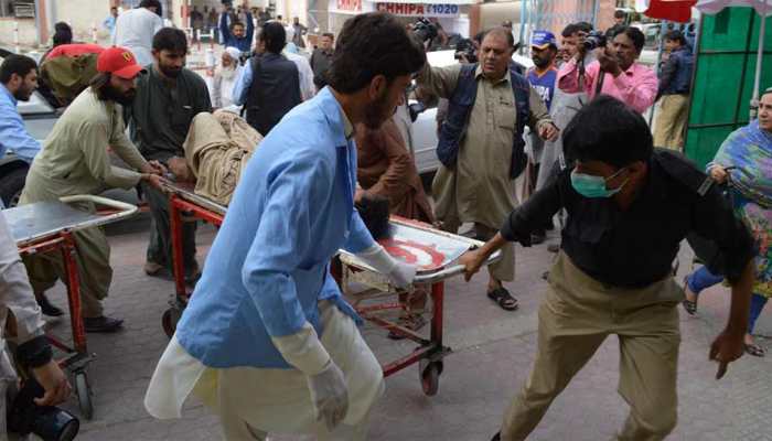 पाकिस्तानी अखबार ने अपनी ही सरकार के दावों को बताया 'खूनी', जानिए क्या है वजह पाकिस्तानी अखबार ने अपनी ही सरकार के दावों को बताया 'खूनी', जानिए क्या है वजह