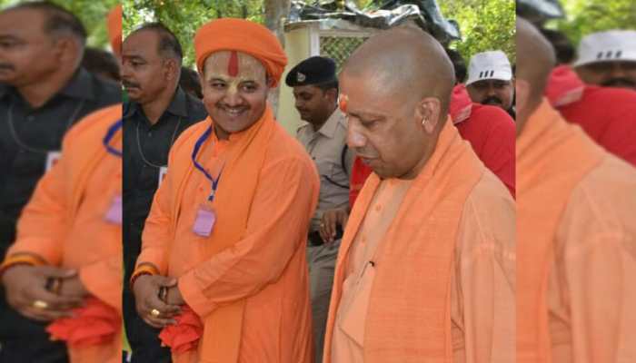 सीएम योगी के करीबी और 'बुंदेलखंड का योगी' गोलीबारी करने के आरोप में गिरफ्तार सीएम योगी के करीबी और 'बुंदेलखंड का योगी' गोलीबारी करने के आरोप में गिरफ्तार