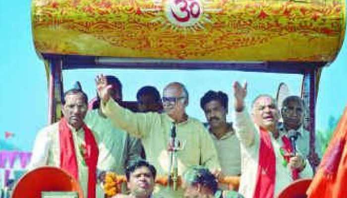 लालकृष्ण आडवाणी की रथ यात्रा की वजह से अब तक राम मंदिर का निर्माण नहीं- सपा नेता लालकृष्ण आडवाणी की रथ यात्रा की वजह से अब तक राम मंदिर का निर्माण नहीं- सपा नेता