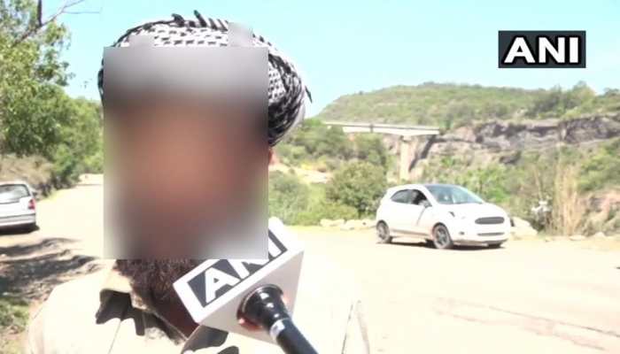 कठुआ मामले में पुलिसकर्मी की बर्खास्तगी को लेकर कोर्ट ने सरकार को भेजा नोटिस कठुआ मामले में पुलिसकर्मी की बर्खास्तगी को लेकर कोर्ट ने सरकार को भेजा नोटिस