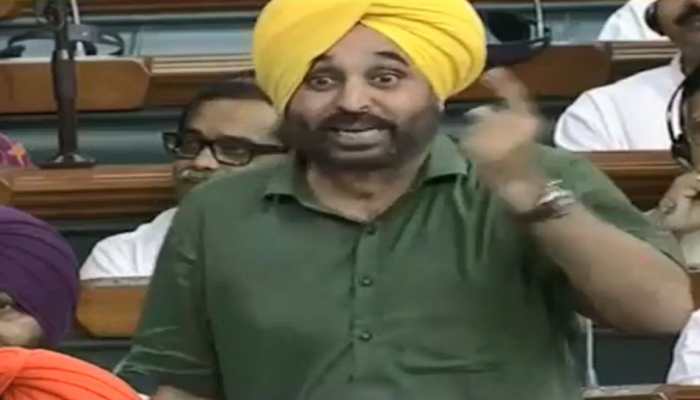 आप सांसद भगवंत मान ने शायराना अंदाज में गिनाईं सरकार की खामियां आप सांसद भगवंत मान ने शायराना अंदाज में गिनाईं सरकार की खामियां