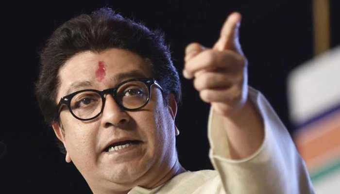 महाराष्ट्र: राज ठाकरे ने मराठा आरक्षण को लेकर फडणवीस पर बोल हमला महाराष्ट्र: राज ठाकरे ने मराठा आरक्षण को लेकर फडणवीस पर बोल हमला