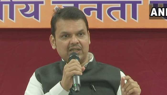 सरकार से वार्ता के लिए मराठा समुदाय को आगे आना चाहिए : फडणवीस सरकार से वार्ता के लिए मराठा समुदाय को आगे आना चाहिए : फडणवीस