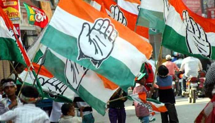 राफेल समझौते पर कांग्रेस ने साधा मोदी पर निशाना, बीजेपी बोली- 'आरोप बेबुनियाद' राफेल समझौते पर कांग्रेस ने साधा मोदी पर निशाना, बीजेपी बोली- 'आरोप बेबुनियाद'