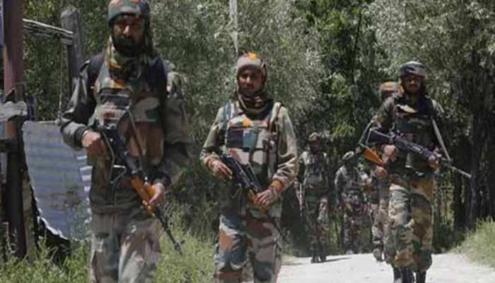 जम्मू-कश्मीर : पुलवामा में आतंकियों ने घर में घुसकर CRPF जवान को गोलियों से भूना जम्मू-कश्मीर : पुलवामा में आतंकियों ने घर में घुसकर CRPF जवान को गोलियों से भूना