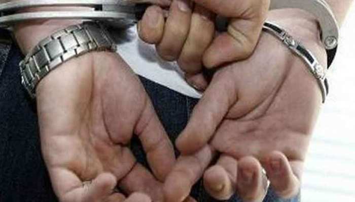 पीएम मोदी पर दी थी ‘रासायनिक हमले’ करने की धमकी, मुंबई पुलिस ने किया गिरफ्तार पीएम मोदी पर दी थी ‘रासायनिक हमले’ करने की धमकी, मुंबई पुलिस ने किया गिरफ्तार