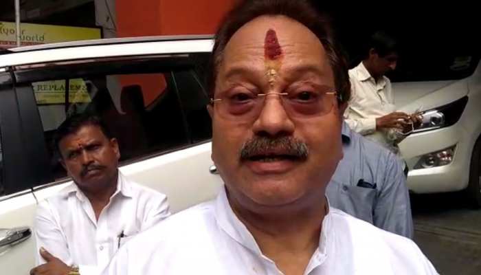 मुंबई से अवैध बांग्लादेशियों को डिपोर्ट करने की मांग को लेकर सियासत गरमाई मुंबई से अवैध बांग्लादेशियों को डिपोर्ट करने की मांग को लेकर सियासत गरमाई