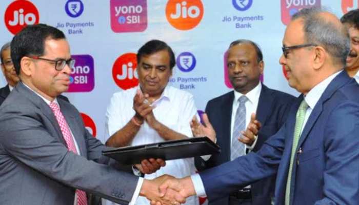 SBI शुरू करेगी डिजिटल बैंकिंग, Jio के साथ मिलकर बनाया 'पेमेंट बैंक' SBI शुरू करेगी डिजिटल बैंकिंग, Jio के साथ मिलकर बनाया 'पेमेंट बैंक'