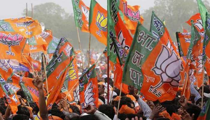 पश्चिम बंगाल में NRC लागू कराने के लिए बीजेपी ने निकाला मार्च पश्चिम बंगाल में NRC लागू कराने के लिए बीजेपी ने निकाला मार्च