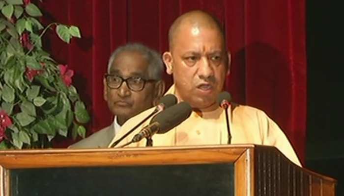CM योगी बोले, 'महिला के साथ अन्याय के खिलाफ हर व्यक्ति को खड़ा होने की जरूरत' CM योगी बोले, 'महिला के साथ अन्याय के खिलाफ हर व्यक्ति को खड़ा होने की जरूरत'