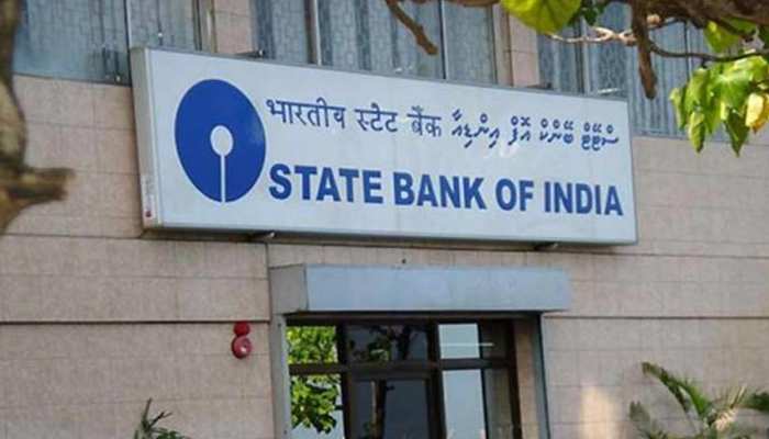 खाली खातों से बैंक हुए 'मालामाल', एक साल में वसूले 5 हजार करोड़, SBI को बड़ा फायदा खाली खातों से बैंक हुए 'मालामाल', एक साल में वसूले 5 हजार करोड़, SBI को बड़ा फायदा