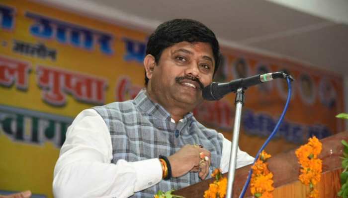 अब यूपी में बदले जाएंगे तीन एयरपोर्ट के नाम, केंद्र सरकार को भेजा गया प्रस्ताव अब यूपी में बदले जाएंगे तीन एयरपोर्ट के नाम, केंद्र सरकार को भेजा गया प्रस्ताव