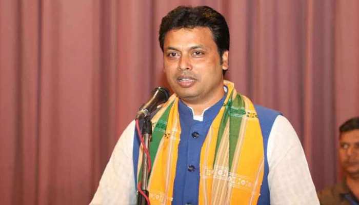 त्रिपुरा के सीएम बिप्लव देव की नागरिकता पर उठे सवाल, जानिए क्या है सच्चाई त्रिपुरा के सीएम बिप्लव देव की नागरिकता पर उठे सवाल, जानिए क्या है सच्चाई