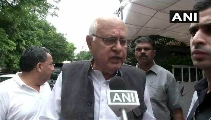 चार जवानों की शहादत पर फारुख अब्दुल्ला ने कहा - घुसपैठ और अच्छे संबंध साथ नहीं चल सकते चार जवानों की शहादत पर फारुख अब्दुल्ला ने कहा - घुसपैठ और अच्छे संबंध साथ नहीं चल सकते