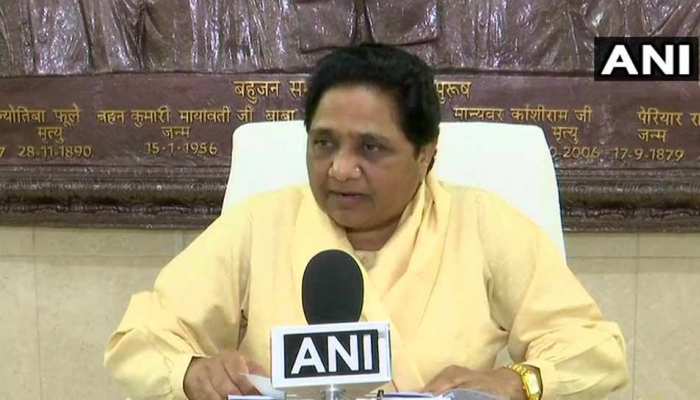 मायावती ने उठाई आर्थिक आधार पर आरक्षण की मांग, कहा- गरीब सवर्णों को भी मिले रिजर्वेशन मायावती ने उठाई आर्थिक आधार पर आरक्षण की मांग, कहा- गरीब सवर्णों को भी मिले रिजर्वेशन