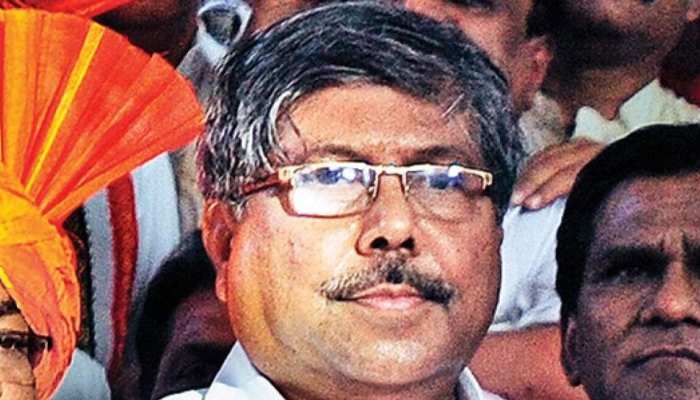 मराठा आरक्षण आंदोलन : महाराष्ट्र के मंत्री बोले, '15 नवंबर तक कुछ नहीं किया जा सकता' मराठा आरक्षण आंदोलन : महाराष्ट्र के मंत्री बोले, '15 नवंबर तक कुछ नहीं किया जा सकता'