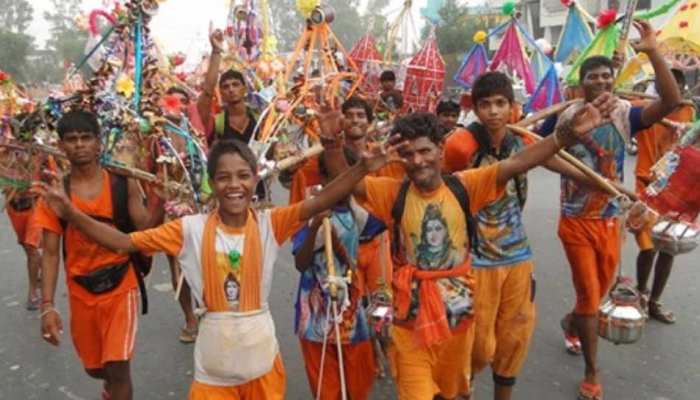 'योगी तेरे राज में, मिल रहा सम्मान जहाज में' 'योगी तेरे राज में, मिल रहा सम्मान जहाज में'