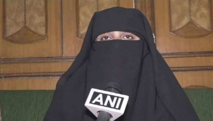 तीन तलाक और निकाह हलाला के खिलाफ लड़ने वाली निदा खान जल्द थामेंगी BJP का दामन! तीन तलाक और निकाह हलाला के खिलाफ लड़ने वाली निदा खान जल्द थामेंगी BJP का दामन!