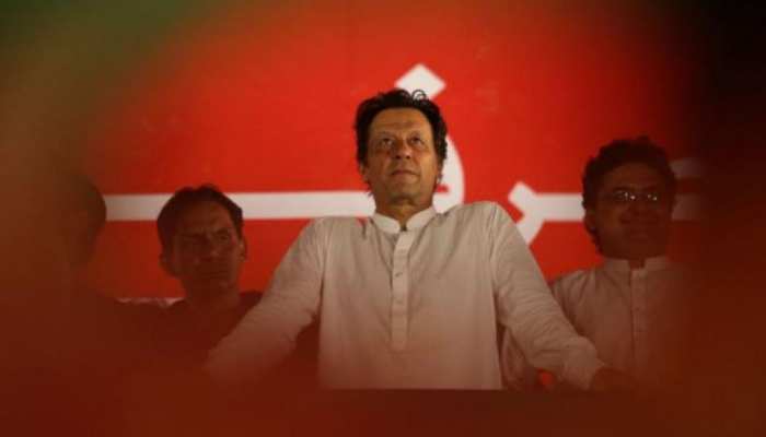 गावस्कर, कपिल और सिद्धू को मिला इमरान खान के शपथ ग्रहण समारोह का न्योता गावस्कर, कपिल और सिद्धू को मिला इमरान खान के शपथ ग्रहण समारोह का न्योता